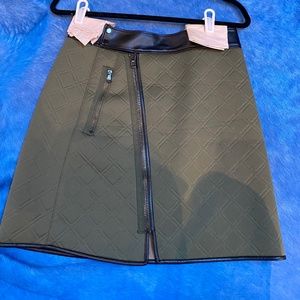 3.1 Phillip Lim Mini Skirt size 6 quilted scuba material & veganleather accents